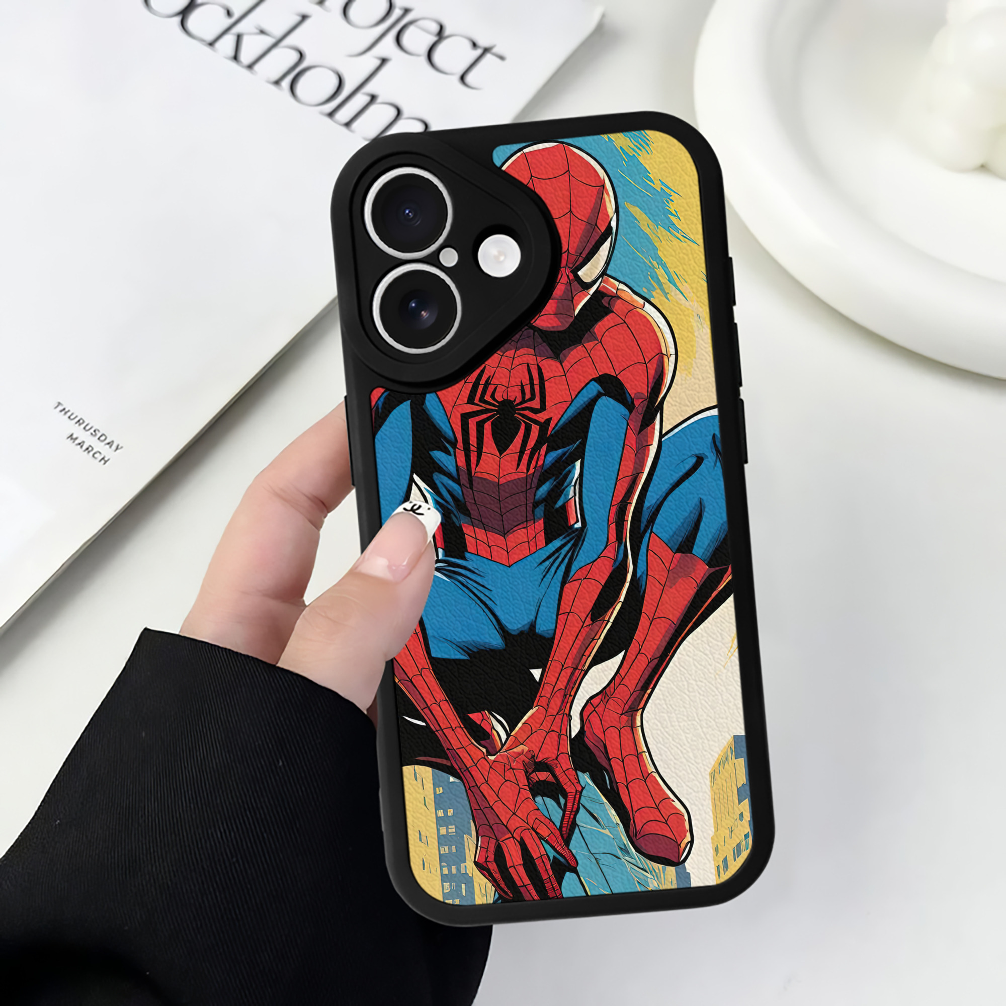 （画像用） Spider Man スパイダーマン 【iPhone 16シリーズ対応】シリコンスマホケース（レザー調） 材質：シリコン